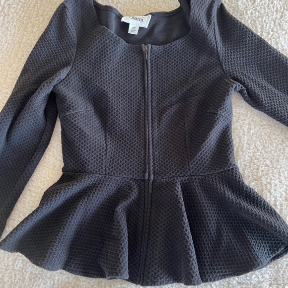 Ruffled jacket - Picture 2 of 4